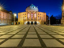 Sachsen: Notfall bei Premiere - Opernsänger muss ins Krankenhaus