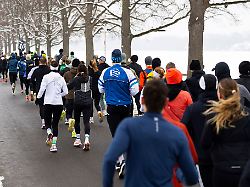 Niedersachsen & Bremen: Marathon-Training am eiskalten Maschsee in Hannover