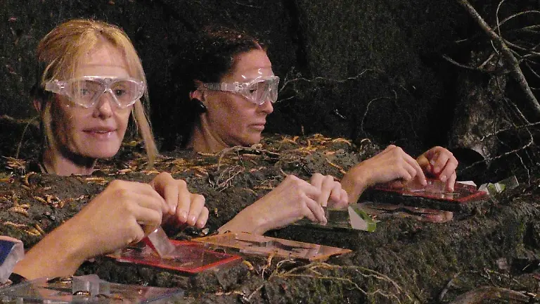 ACHTUNG-SPERRFRIST-FUeR-ALLE-MEDIEN-BIS-ZUM-SHOWENDE-SAMSTAG-31-JANUAR-2026-22-30-UHR-Mirja-du-Mont-l-und-Simone-Ballack-in-der-Dschungelpruefung-Die-Genoehle-Hoehle-Die-Verwendung-des-sendungsbezogenen-Materials-ist-nur-mit-dem-Hinweis-und-Verlinkung-auf-RTL-gestattet