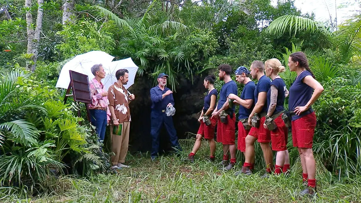 ACHTUNG-SPERRFRIST-FUeR-ALLE-MEDIEN-BIS-ZUM-SHOWENDE-SAMSTAG-31-JANUAR-2026-22-30-UHR-Sonja-Zietlow-und-Jan-Koeppen-begruessen-die-Stars-zur-Dschungelpruefung-Die-Genoehle-Hoehle-Dr-Bob-M-erklaert-wie-immer-worauf-sie-zu-achten-haben-Die-Verwendung-des-sendungsbezogenen-Materials-ist-nur-mit-dem-Hinweis-und-Verlinkung-auf-RTL-gestattet