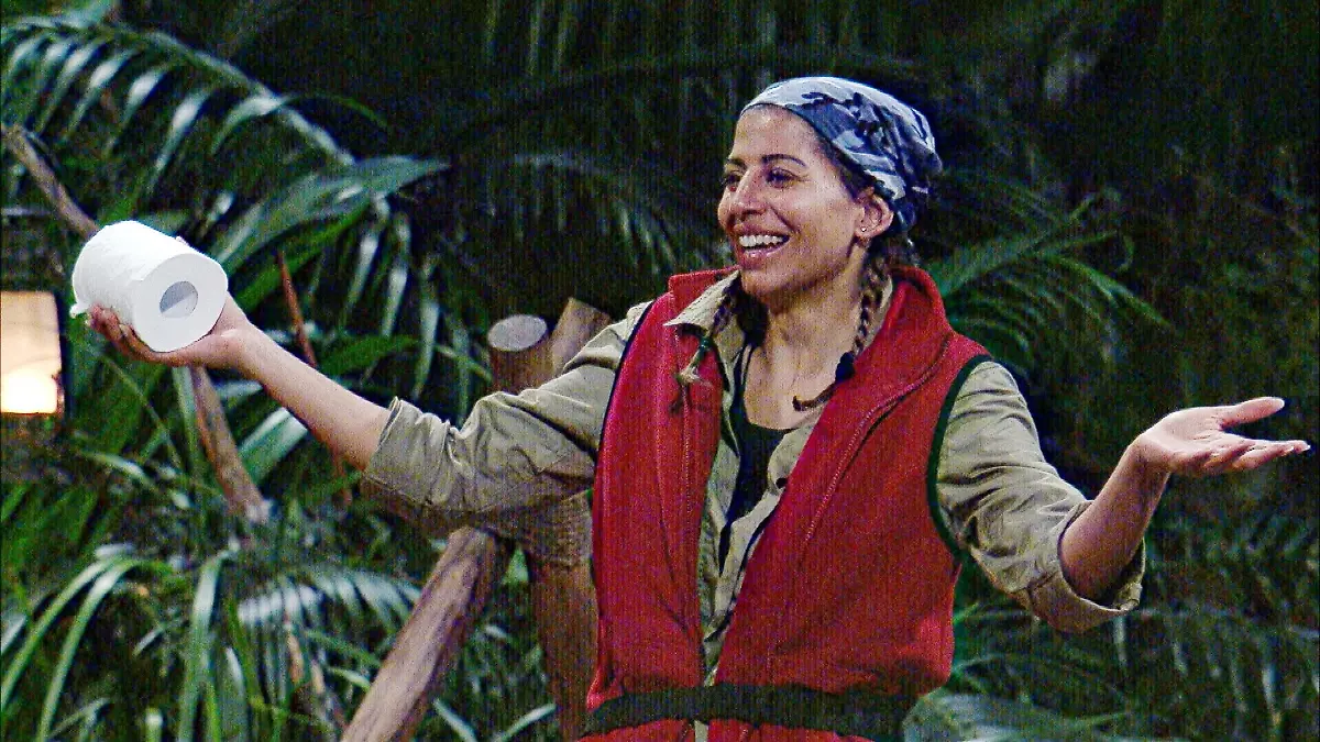 ACHTUNG-SPERRFRIST-FUeR-ALLE-MEDIEN-BIS-ZUM-SHOWENDE-SAMSTAG-31-JANUAR-2026-22-30-UHR-Es-gibt-eine-weitere-Rolle-Klopapier-Teamchefin-Eva-Benetatou-ordnet-an-Ich-verteile-euch-jetzt-Papierstueckchen-und-damit-muesst-ihr-bis-morgen-MIttag-auskommen-Die-Verwendung-des-sendungsbezogenen-Materials-ist-nur-mit-dem-Hinweis-und-Verlinkung-auf-RTL-gestattet