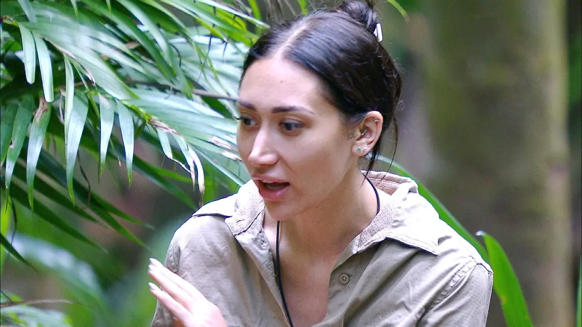 ACHTUNG-SPERRFRIST-FUeR-ALLE-MEDIEN-BIS-ZUM-SHOWENDE-SAMSTAG-31-JANUAR-2026-22-30-UHR-Ehrlich-und-gefasst-antwortet-Samira-Yavuz-aus-Evas-Entschuldigung-Die-Verwendung-des-sendungsbezogenen-Materials-ist-nur-mit-dem-Hinweis-und-Verlinkung-auf-RTL-gestattet