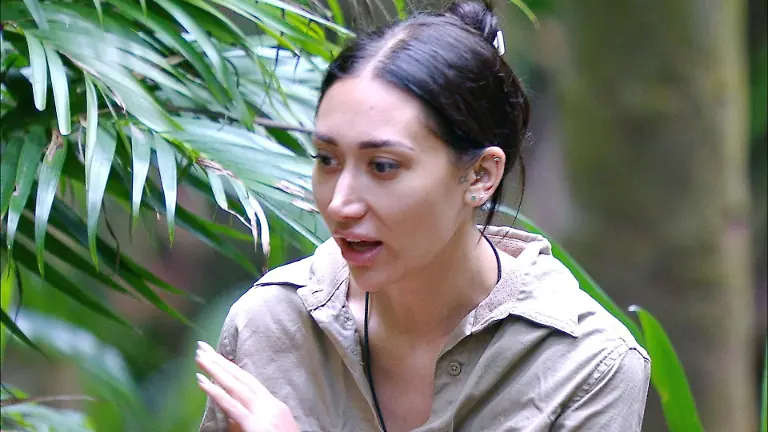 ACHTUNG-SPERRFRIST-FUeR-ALLE-MEDIEN-BIS-ZUM-SHOWENDE-SAMSTAG-31-JANUAR-2026-22-30-UHR-Ehrlich-und-gefasst-antwortet-Samira-Yavuz-aus-Evas-Entschuldigung-Die-Verwendung-des-sendungsbezogenen-Materials-ist-nur-mit-dem-Hinweis-und-Verlinkung-auf-RTL-gestattet