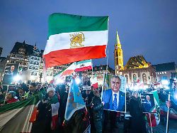 Hessen: Viele Demos in Frankfurt