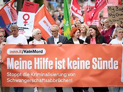 Nordrhein-Westfalen: Chefarzt gegen Klinik: Berufung im Streit um Abtreibung