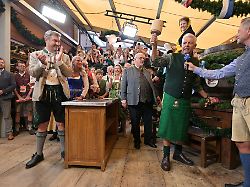 Bayern: Kommunale Spitzenämter – mehr als nur Hände schütteln