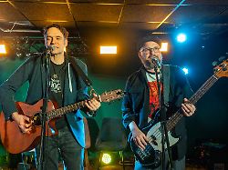 Hessen: "Isch bereu des net": Band übersetzt Hits ins Hessische