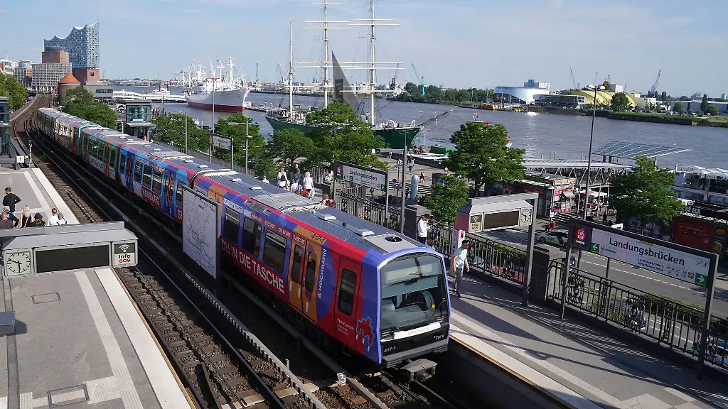 Wegen-eines-Warnstreiks-fahren-am-Montag-voraussichtlich-keine-U-Bahnen-Auch-der-Busverkehr-ist-dann-erheblich-eingeschraenkt