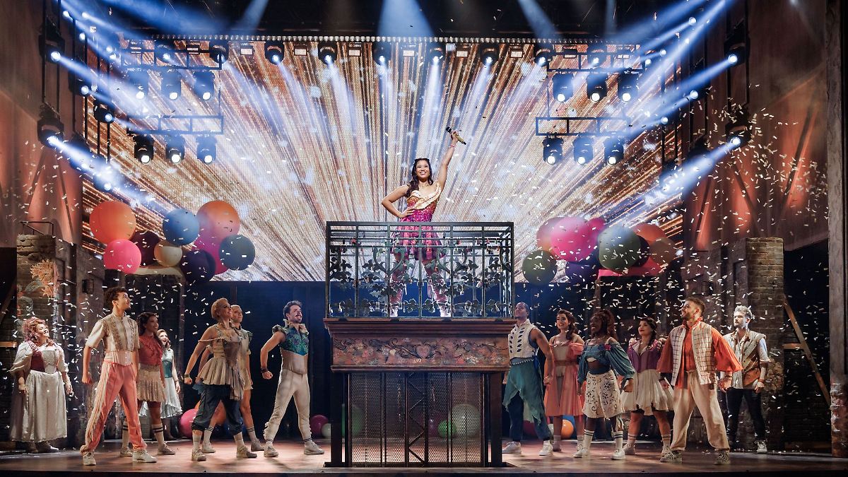 Popmusical "& Julia" verabschiedet sich aus Hamburg