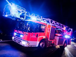 Nordrhein-Westfalen: Tiefgaragenbrand in Moers - eine Person verletzt