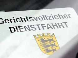 Baden-Württemberg: Gerichtsvollzieher im Land bekommen Schutzwesten