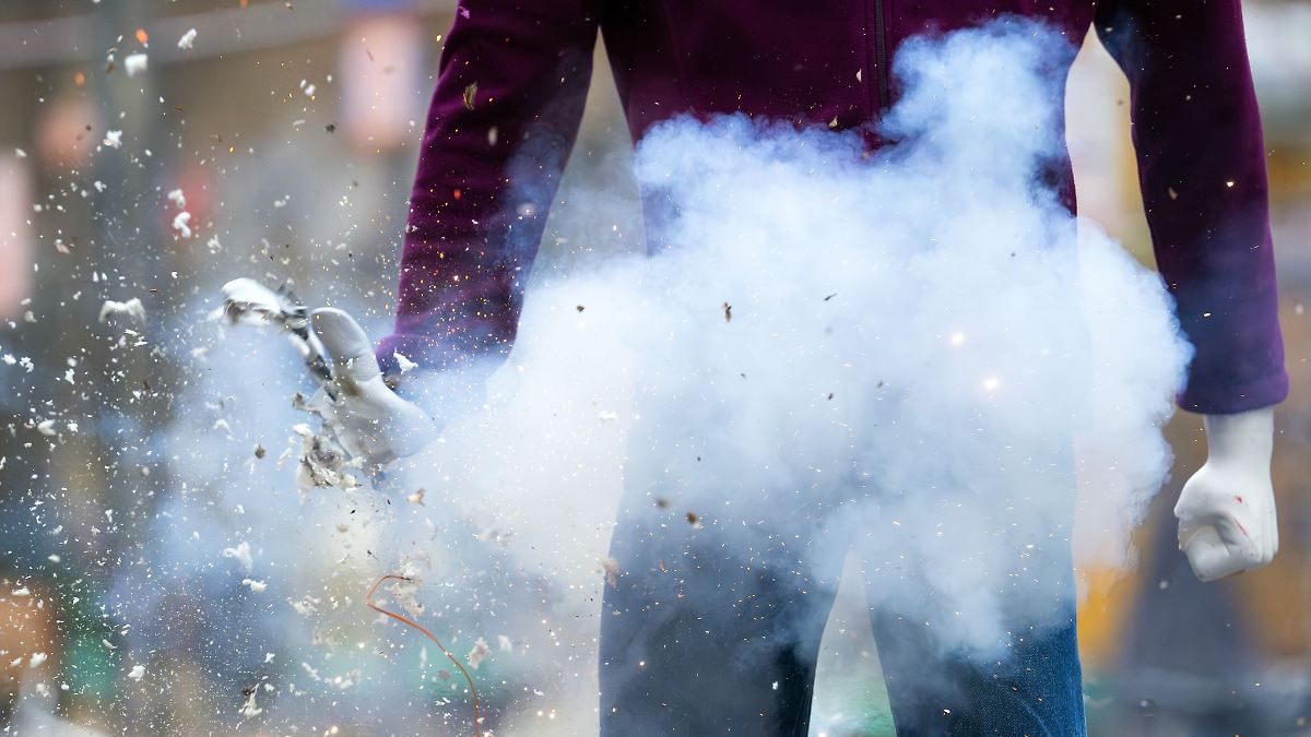 Einen Monat nach Silvester: 15-Jähriger von Böller verletzt