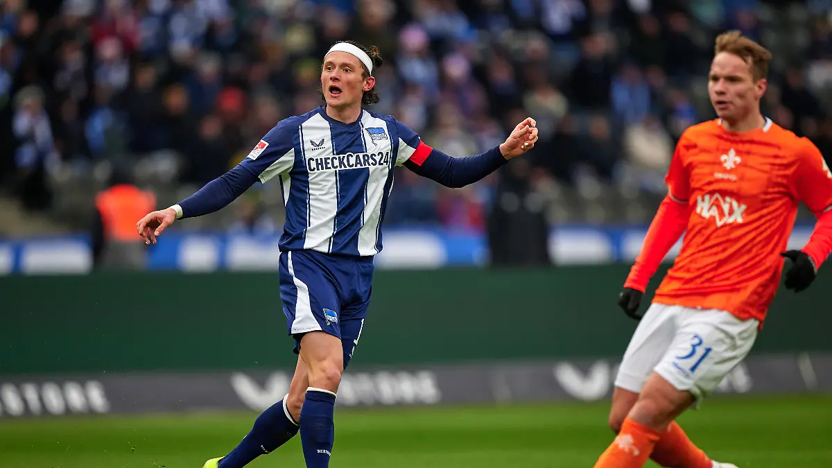 Fabian-Reese-Hertha-BSC-11-GER-Hertha-BSC-vs-SV-Darmstadt-98-2-Bundesliga-Saison-2025-2026-20-Spieltag-01-02-2026-DFL-REGULATIONS-PROHIBIT-ANY-USE-OF-PHOTOGRAPHS-AS-IMAGE-SEQUENCES-AND-OR-QUASI-VIDEO-GER-Hertha-BSC-vs-SV-Darmstadt-98-2-Bundesliga-Saison-2025-2026-20-Spieltag-01-02
