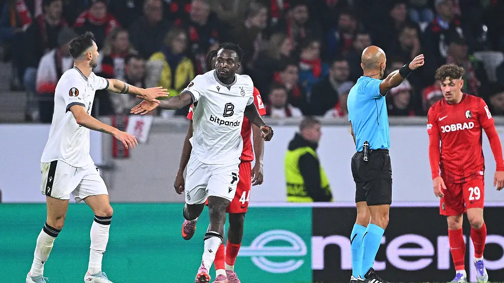 Basel-Profi-Philip-Otele-trifft-gegen-Freiburg