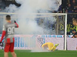 Inter gewinnt Skandalspiel: Italienische Fans werfen Pyro auf gegnerischen Torhüter