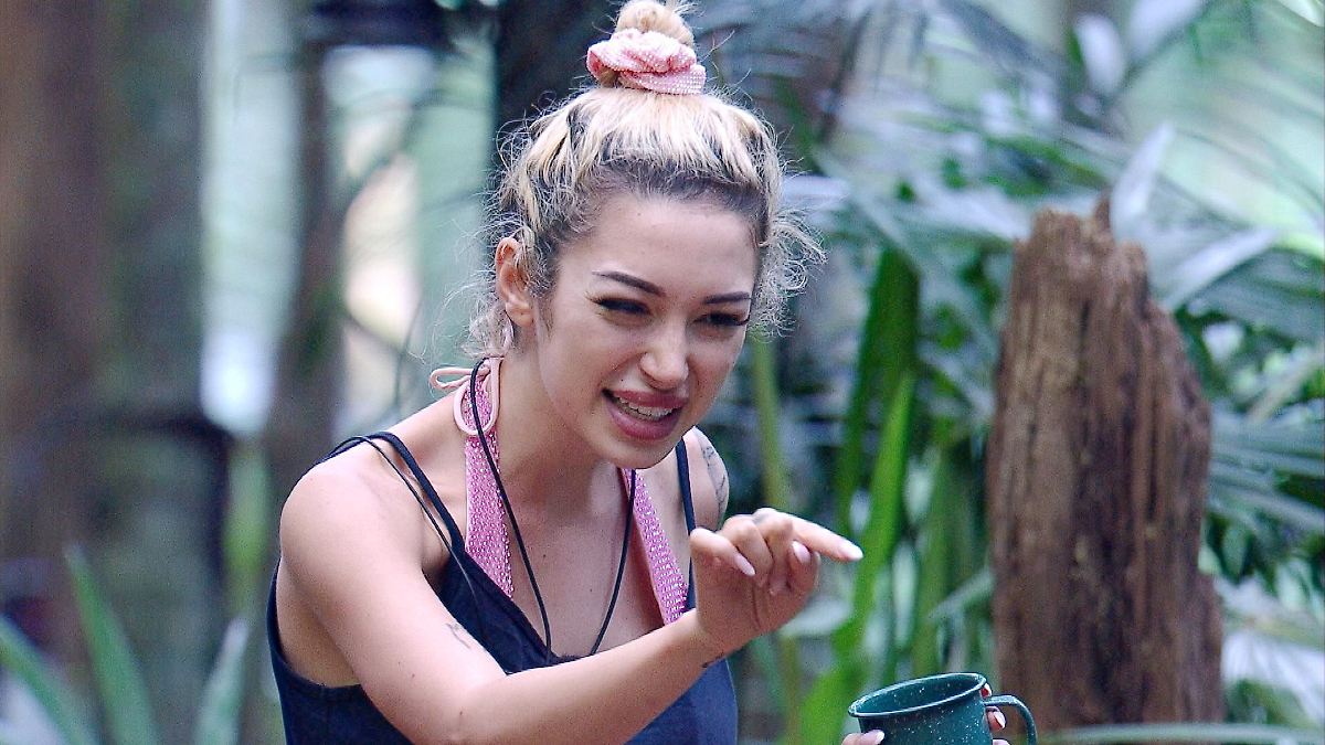 Dschungel-wird-an-Tag-10-zum-Pulverfass-Chefankl-gerin-Ariel-im-Dauerfeuer