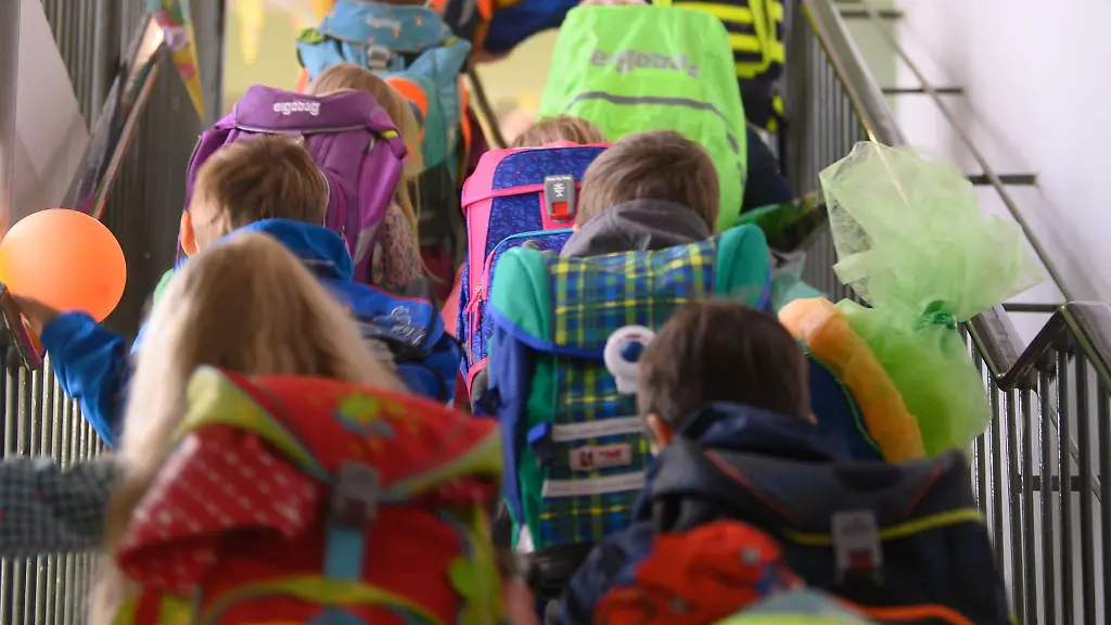 Kuenftig-sollen-zunaechst-alle-Erstklaessler-auch-nachmittags-in-ihren-Grundschulen-betreut-werden-koennen