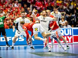 "Das hat uns viel gekostet": Rot für Abwehrchef: Bundestrainer Gislason ärgert sich sehr