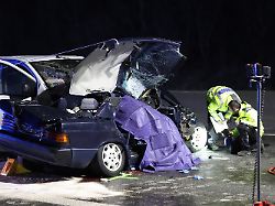 A61 vorübergehend gesperrt: Drei Tote nach schwerem Unfall bei Köln