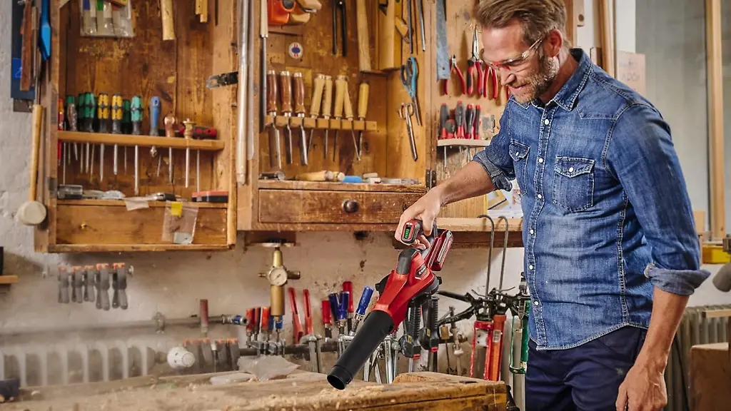 Bei-Amazon-ist-Werkzeug-verschiedener-Hersteller-im-Angebot