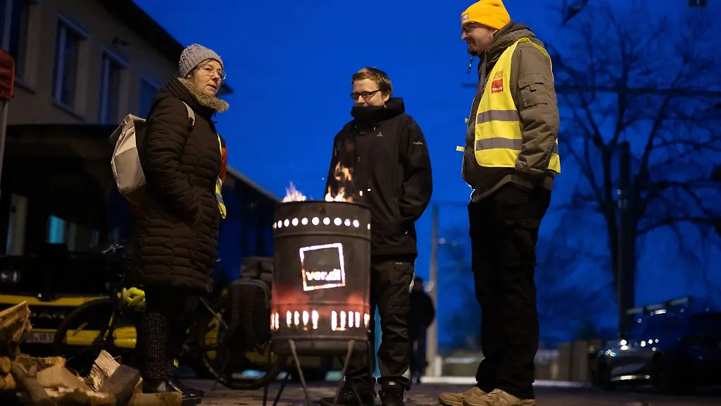 Die-Gewerkschaft-Verdi-hat-in-Sachsen-zu-Warnstreiks-bei-kommunalen-Verkehrsunternehmen-aufgerufen