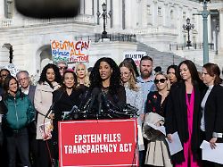 Gegen Willen der Betroffenen: US-Regierung enthüllt Namen von mehr als 40 Epstein-Opfern