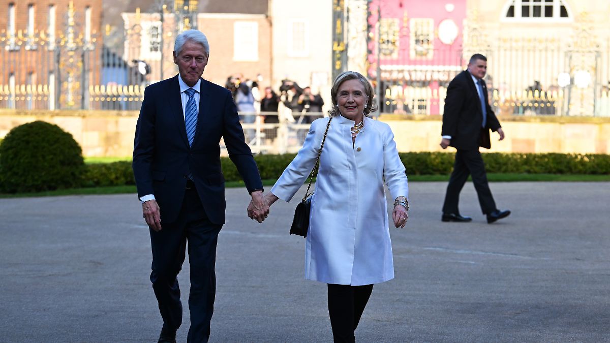 -Vorsorglich-und-freiwillig-Bill-und-Hillary-Clinton-wollen-nun-doch-im-Fall-Epstein-aussagen