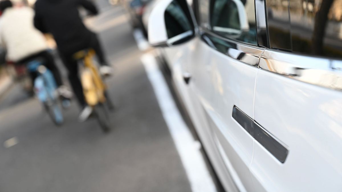 Zu-gro-es-Sicherheitsrisiko-China-verbietet-versteckte-Auto-T-rgriffe-wie-bei-Tesla