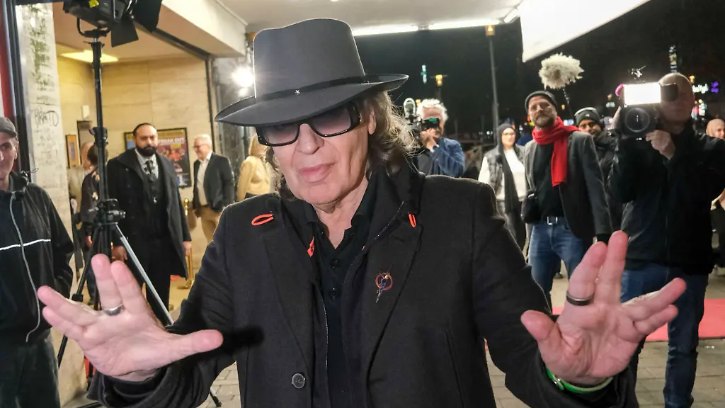 joost-HansaTheater-Udo-Lindenberg-zu-Gast-bei-der-Eroeffnung-Gala-Variete-Show-im-Hansa-Theater-Saison-Eroeffung-2025-2026-am-06-11