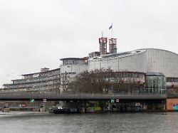 Würde und Gesundheit missachtet: Gerichtshof: Russland hat im Fall Nawalny Menschenrechte verletzt