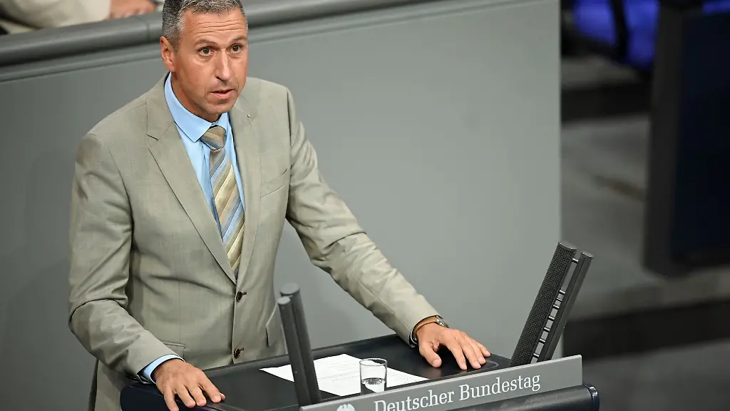 Der-AfD-Bundestagsabgeordnete-Christian-Zaum-will-mit-Fabian-Jacobi-als-Doppelspitze-den-NRW-Landesverband-fuehren