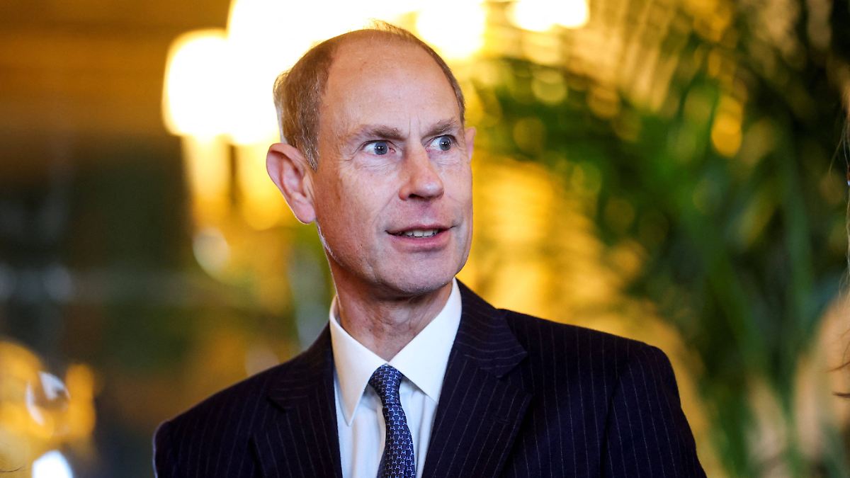 Erinnerung-an-die-Opfer-Prinz-Edward-u-ert-sich-erstmals-zum-Epstein-Skandal