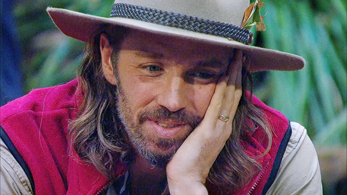 ACHTUNG-SPERRFRIST-FUeR-ALLE-MEDIEN-BIS-ZUM-SHOWENDE-DIENSTAG-03-FEBRUAR-2026-22-30-UHR-Nachdenklich-nimmt-Gil-Ofarim-die-Trophaee-entgegen-und-sagt-leise-Vielen-Dank-Die-Verwendung-des-sendungsbezogenen-Materials-ist-nur-mit-dem-Hinweis-und-Verlinkung-auf-RTL-gestattet