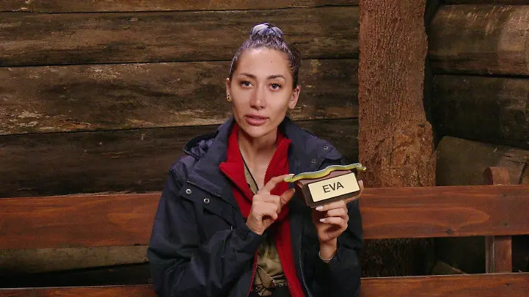 ACHTUNG-SPERRFRIST-FUeR-ALLE-MEDIEN-BIS-ZUM-SHOWENDE-DIENSTAG-03-FEBRUAR-2026-22-30-UHR-Samira-Yavuz-hat-Eva-die-Schlange-zugeordnet-und-dies-persoenlich-begruendet-Die-Verwendung-des-sendungsbezogenen-Materials-ist-nur-mit-dem-Hinweis-und-Verlinkung-auf-RTL-gestattet