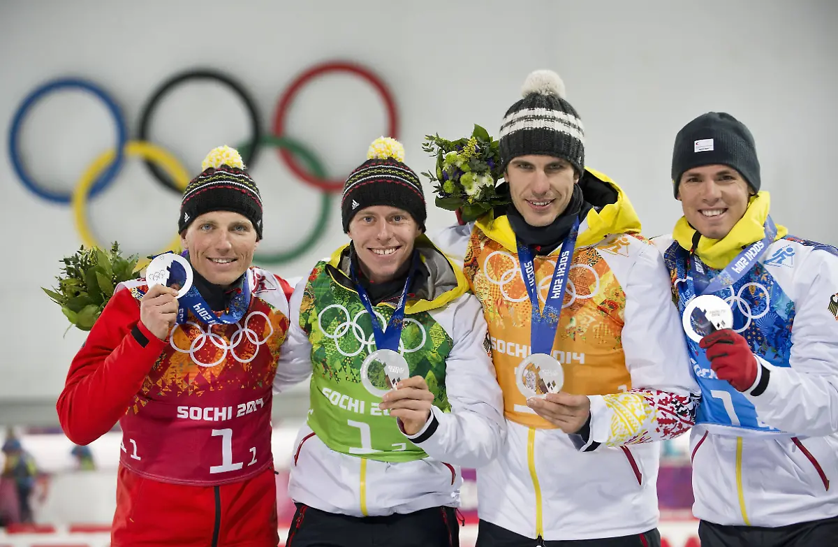 Jubel-Team-Deutschland-GER-2-Platz-Silber-im-Ziel-mit-Erik-LESSER-Daniel-Boehm-Boehm-Arnd-Peiffer-Simon-SCHEMPP-von-links-Siegerehrung-Medal-Ceremony-Biathlon-4-x-7-5-km-Staffel-der-Maenner-Herren-Men-s-Relay-am-22-02-2014-Laura-Cross-Country-Ski-und-Biathlon-Center-XXII-Olympische-Winterspiele-2014-vom-07-02-23-02-2014-in-Sotschi-Russland