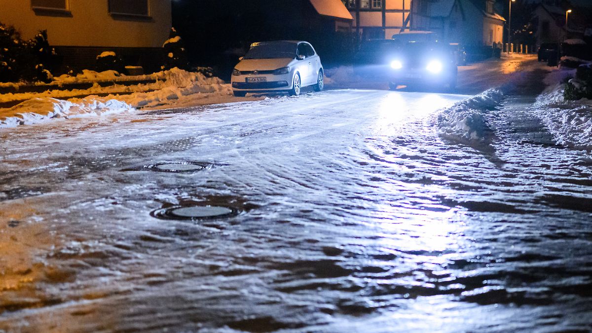 Unterricht-f-llt-teils-aus-Schnee-und-Glatteis-sorgen-f-r-zahlreiche-Unf-lle