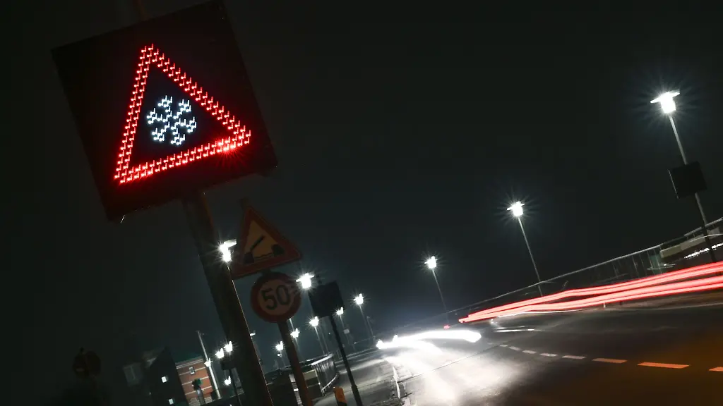 Insbesondere-im-Nordwesten-Niedersachsens-ist-es-bis-vormittags-besonders-glatt