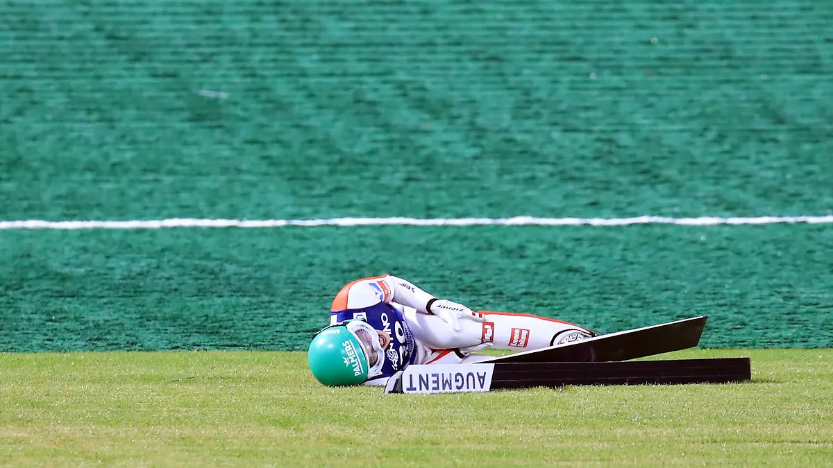 18th-September-2025-Val-di-Fiemme-Italy-2025-FIS-Ski-Jumping-Summer-Grand-Prix-ahead-of-the-Milano-Cortina-2026-Winter-Olympic-Games-Eva-Pinkelnig-AUT-lays-injured-after-a-heavy-hit