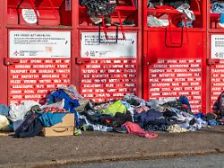Wut auf chinesischen Modemüll: "Die Altkleidercontainer sind voll mit diesem Schrott"