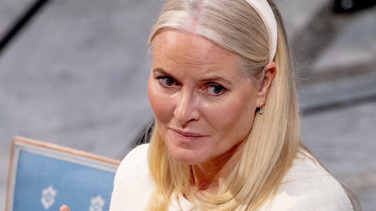 Skandale-um-K-nigsfamilie-Kronprinzessin-Mette-Marit-verschiebt-private-Reise