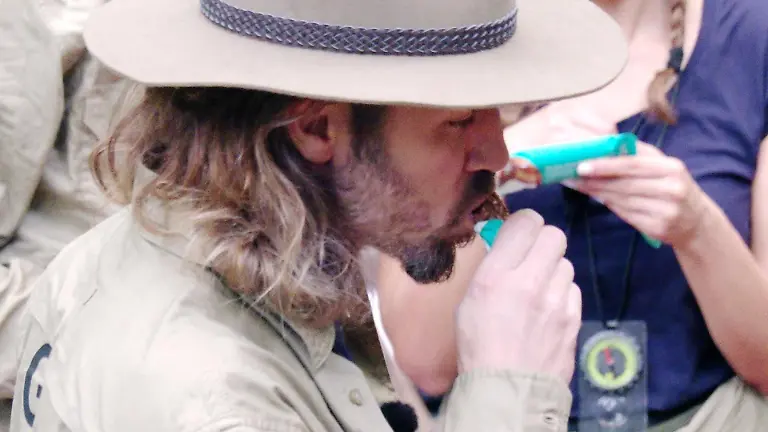 ACHTUNG-SPERRFRIST-FUeR-ALLE-MEDIEN-BIS-ZUM-SHOWENDE-MITTWOCH-04-FEBRUAR-2026-22-30-UHR-Gil-Ofarim-geniesst-seinen-Proteinriegel-Die-Verwendung-des-sendungsbezogenen-Materials-ist-nur-mit-dem-Hinweis-und-Verlinkung-auf-RTL-gestattet