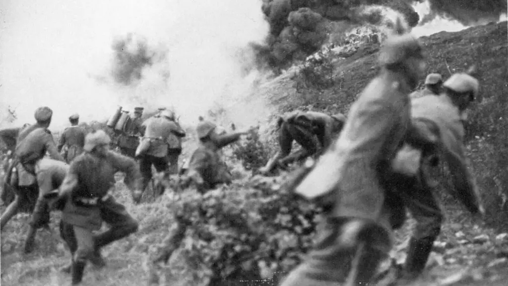 German-infantry-attacking-at-Verdun-world-war-one-1916