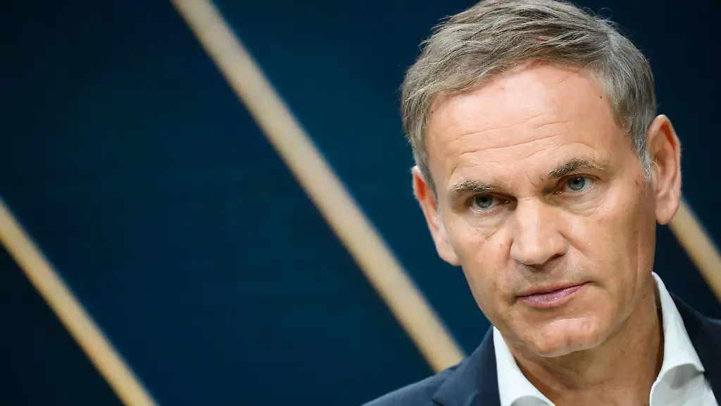 VW-Chef-Oliver-Blume-spricht-sich-zusammen-mit-Stellantis-Chef-Antonio-Filosa-dafuer-aus-Fahrzeuge-fuer-den-EU-Markt-staerker-an-europaeische-Produktionsanforderungen-zu-knuepfen