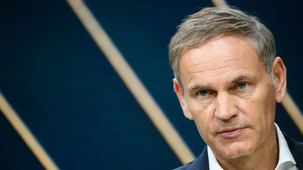 VW-Chef-Oliver-Blume-spricht-sich-zusammen-mit-Stellantis-Chef-Antonio-Filosa-dafuer-aus-Fahrzeuge-fuer-den-EU-Markt-staerker-an-europaeische-Produktionsanforderungen-zu-knuepfen