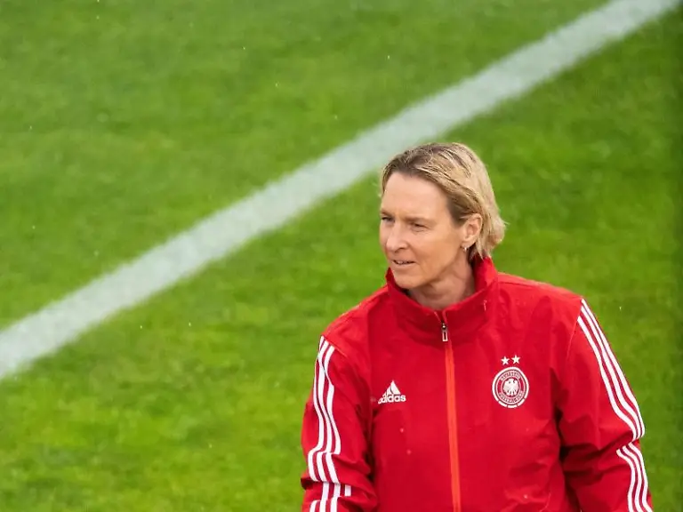 Martina-Voss-Tecklenburg-Trainerin-der-deutschen-Frauen-Nationalmannschaft