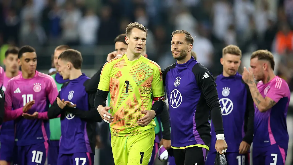 07-06-2024-Fussball-Laenderspiel-Testspiel-2023-24-Deutschland-Griechenland-im-Borussia-Park-Moenchengladbach-L-R-Torwart-Manuel-Neuer-Deutschland-und-Torwart-Oliver-Baumann-Deutschland-DFL-and-DFB-regulations-prohibit-any-use-of-photographs-as-image-sequences-and-or-quasi-video
