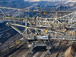 Woidke dankt Bergleuten: Ende einer Ära - Braunkohle-Koloss F60 in Jänschwalde gesprengt