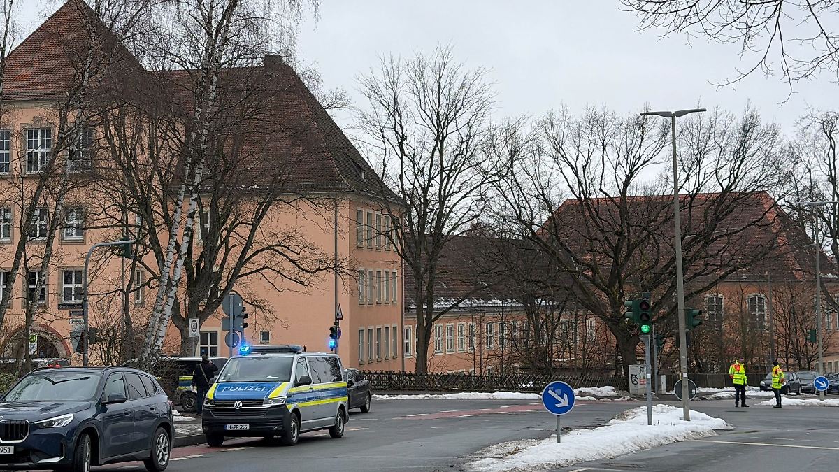 Nach Alarm an Schule - Polizisten finden keinen Bewaffneten