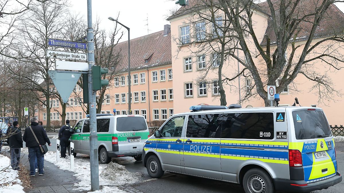 Festnahme nach Alarm zu mutmaßlich Bewaffnetem an Schule
