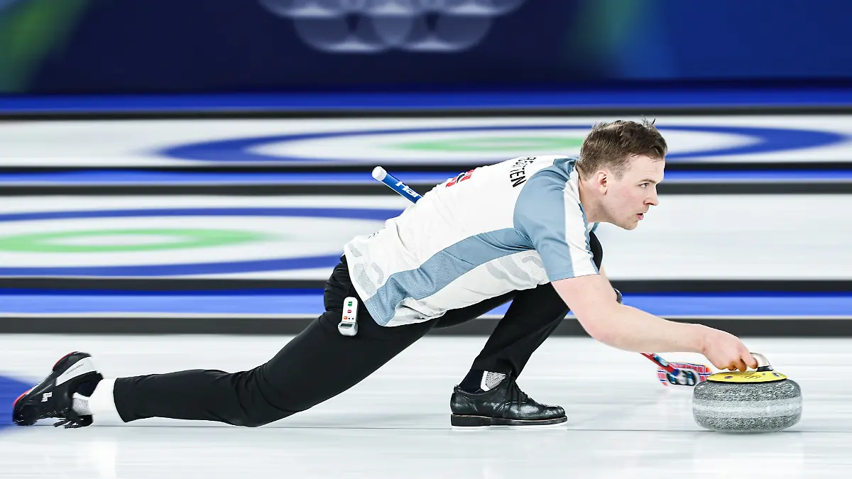 ITALY-CORTINA-D-AMPEZZO-FEBRUARY-4-2026-Curler-Magnus-Nedregotten-of-Norway-is-in-action-in-the-Mixed-Doubles-Round-Robin-Session-1-curling-event-during-the-2026-Winter-Olympic-Games-at-the-Cortina-Curling-Olympic-Stadium-Credit-Image-Mikhail-Tereshchenko-TASS-via-ZUMA-Press